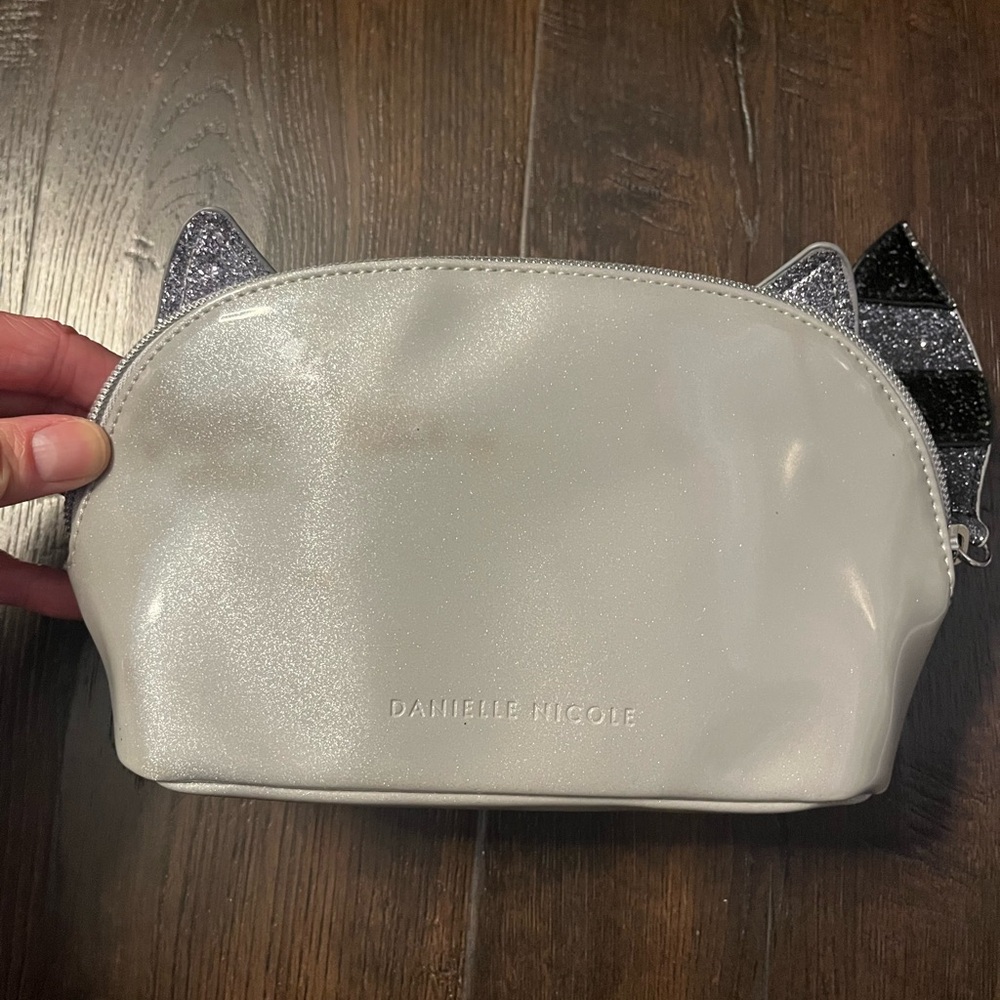 Disney Danielle Nicole Meeko Makeup Bag View 2